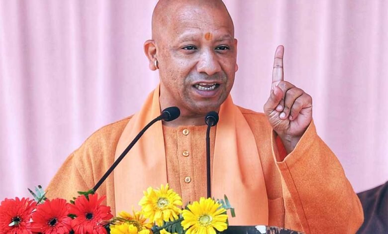 सीएम योगी ने कहा- बांग्लादेश में हिंदुओं पर हो रहे अत्याचार पर संविधान की प्रति दिखाकर ढोंग करने वाले मौन क्यों 1 KSHITITECH yo1 KSHITITECH