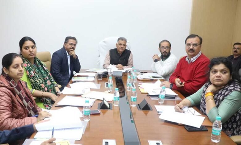एक जिला-एक औषधीय उत्पाद" की शुरुआत चयनित 5 जिलों से करें: आयुष मंत्री परमार 1 KSHITITECH 1 201 KSHITITECH