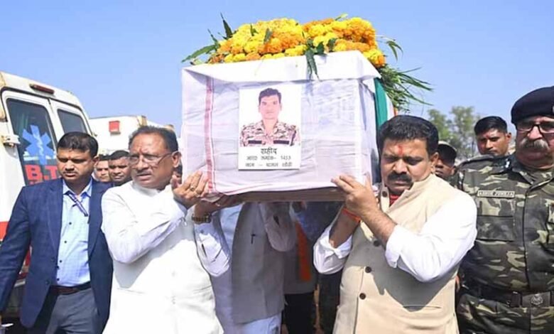 सीएम साय और गृहमंत्री शर्मा ने बलिदान हुए जवानों को दिया कंधा, परिजनों को दी सांत्वना 1 Console Corptech Pradakshina Consulting Pvt Ltd 1 220 Console Corptech Pradakshina Consulting Pvt Ltd