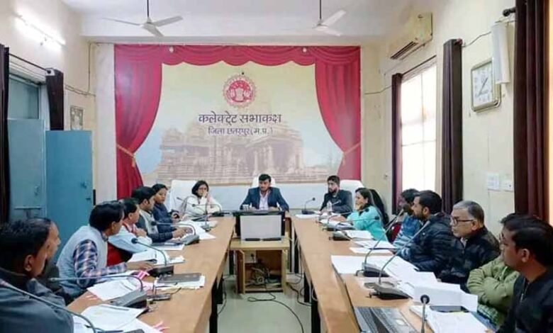 कलेक्टर ने डोर टू डोर कचरा कलेक्शन एवं वर्मी कम्पोस्ट बनाने के निर्देश दिए 1 KSHITITECH 1 292 KSHITITECH