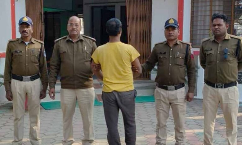 पिछले तीन वर्षों से फरार सामूहिक दुष्कर्म का आरोपी गिरफ्तार 1 KSHITITECH 1 391 KSHITITECH