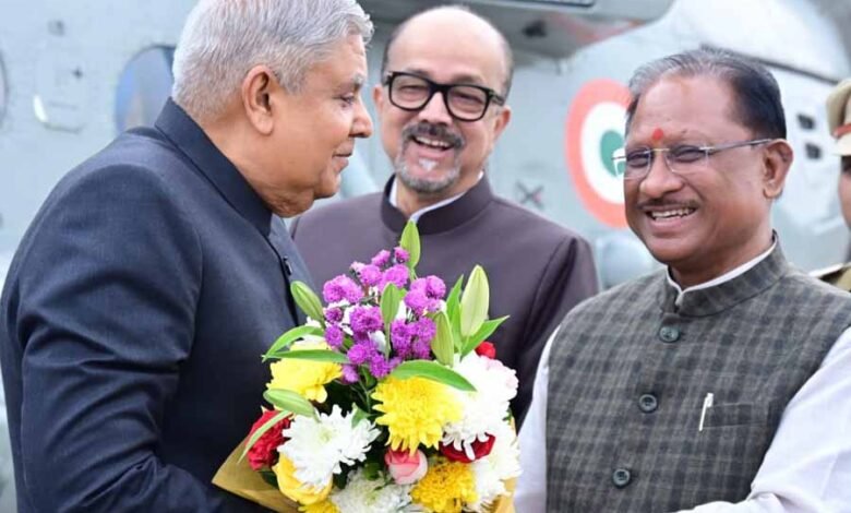 मुख्यमंत्री विष्णु देव साय ने उपराष्ट्रपति धनखड़ का किया आत्मीय स्वागत 1 KSHITITECH 1 584 KSHITITECH