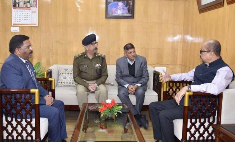 राज्यपाल डेका को मुख्य सचिव एवं वरिष्ठ अधिकारियों ने दी नए वर्ष की शुभकामनाएं 1 KSHITITECH 1 62 KSHITITECH