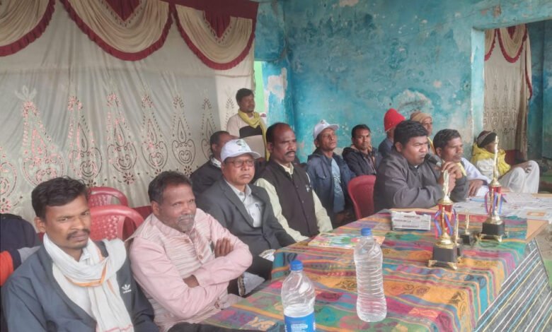 सुड़गांव में ग्रामीण स्तरीय वाॅलीबाल प्रतियोगिता का हुआ समापन 1 KSHITITECH 15A 109 KSHITITECH