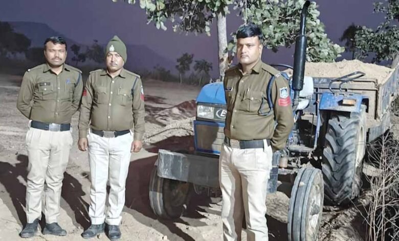 पुलिस चौकी नौडिहवा के द्वारा अवैध रेत तस्करो के विरूद्ध कार्यवाही 1 KSHITITECH 2 104 KSHITITECH