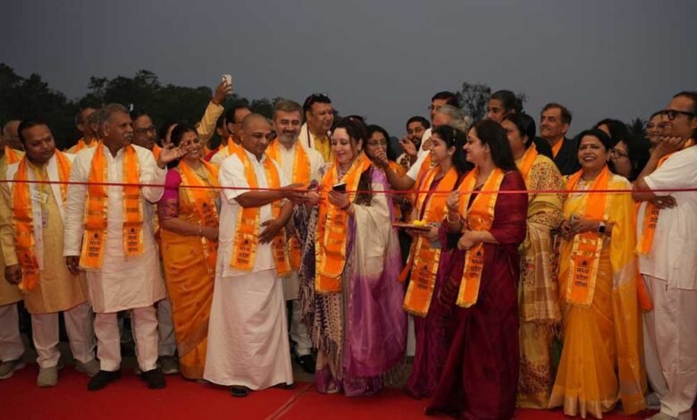 आर्ट ऑफ लिविंग अंतर्राष्ट्रीय केंद्र में चार दिवसीय मध्यप्रदेश महोत्सव का भव्य शुभारंभ 1 KSHITITECH 2 107 KSHITITECH