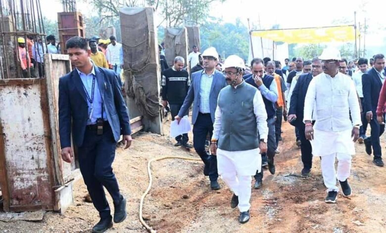 सभी कार्यो को पूर्ण गुणवत्ता के साथ तेजी से पूर्ण करने के उप मुख्यमंत्री साव ने दिए निर्देश 1 KSHITITECH 2 188 KSHITITECH