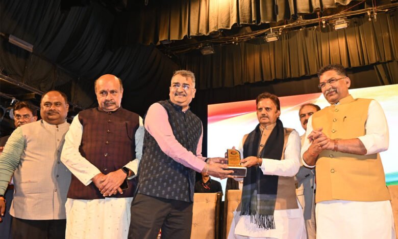 उप मुख्यमंत्री राजेन्द्र शुक्ल ने कहा विजन जबलपुर जरूरतमंदों के मदद करने के लिए समर्पित है 1 KSHITITECH 20A 8 1 KSHITITECH