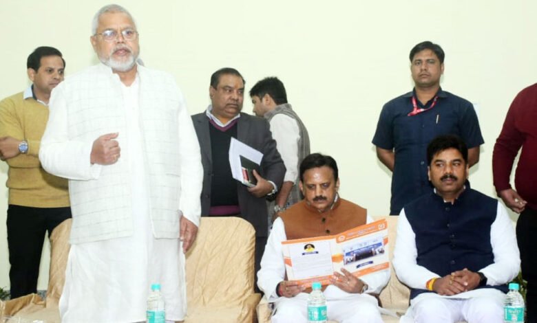 उप मुख्यमंत्री शुक्ल ने ग्वालियर के सिविल अस्पताल हजीरा का किया निरीक्षण 1 KSHITITECH 22A 2 1 KSHITITECH