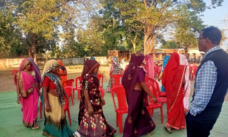 आनन्द उत्सव की मुदरिया में धूम, ग्राम पंचायतों में चल रहा आनंद की अनुभूति 1 KSHITITECH 22A 5 KSHITITECH