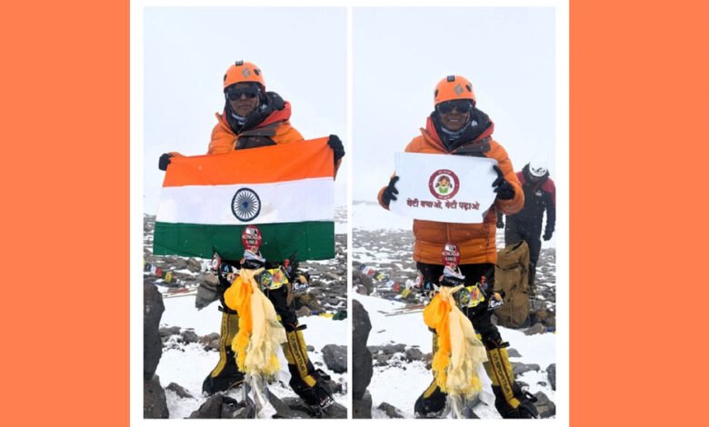 मध्यप्रदेश की बेटी सुडेहरिया ने माउंट एकॉनकागुआ फतह कर देश और प्रदेश का बढ़ाया मान : उप मुख्यमंत्री शुक्ल 1 KSHITITECH 24A 95 KSHITITECH