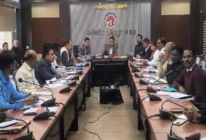 समाधान ऑनलाइन एवं सीएम हेल्पलाइन प्रकरण गंभीरता के आधार पर निराकरण कराएं अधिकारी- कलेक्टर 1 KSHITITECH 27A113 1 KSHITITECH