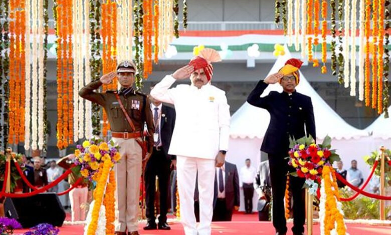 मुख्यमंत्री ने इंदौर के नेहरू स्टेडियम में फहराया राष्ट्र-ध्वज 1 KSHITITECH 27A16 1 KSHITITECH