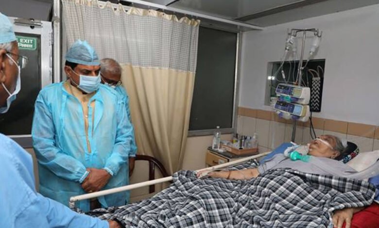 मुख्यमंत्री डॉ. यादव ने श्रीमती शर्मा के स्वास्थ्य का हालचाल जाना 1 KSHITITECH 3A 1 KSHITITECH