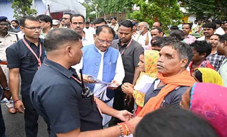 छत्तीसगढ़-जशपुर में भालू के हमले में आंख गंवाने पर 32 साल बाद मिला मुआवजा 1 KSHITITECH Cg 02 2 10 KSHITITECH
