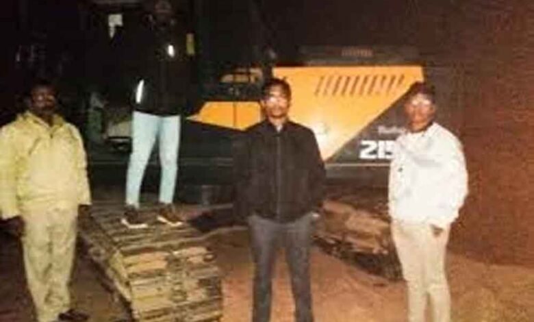 छत्तीसगढ़-महासमुंद में चैन माउंटेन मशीन और हाईवा जब्त 1 KSHITITECH Cg 04 2 10 KSHITITECH