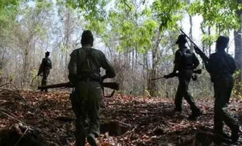 छत्तीसगढ़-बीजापुर में बम लगाने से पहले तीन नक्सली हत्थे चढ़े 1 KSHITITECH Cg 05 2 11 KSHITITECH