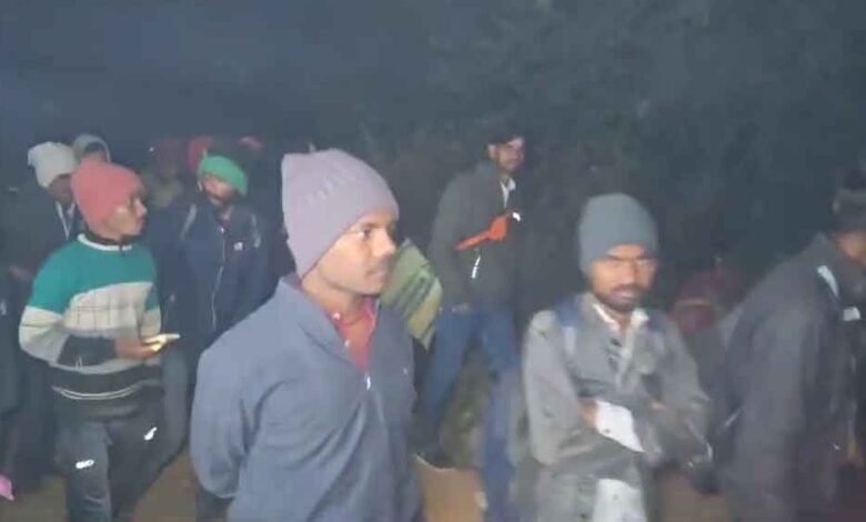 छत्तीसगढ़-अंबिकापुर में नशेड़ी ड्राइवर ने झाड़ियों में घुसाई 100 यात्रियों से भरी बस 1 KSHITITECH Cg 08 2 20 KSHITITECH