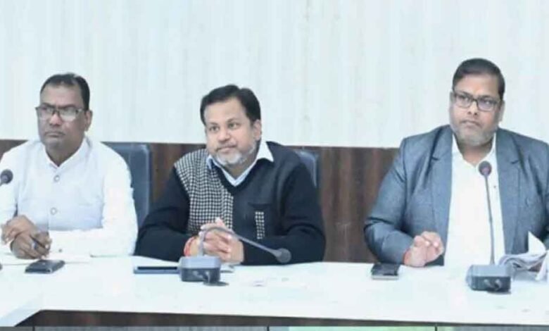 छत्तीसगढ़-गरियाबंद कलेक्टर ने 36 स्कूलों के खराब अर्द्धवार्षिक परीक्षा परिणाम आने पर प्राचार्यों को थमाए नोटिस 1 KSHITITECH Cg 11 2 2 KSHITITECH