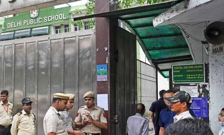 गुजरात के वडोदरा में तीन स्कूलों को बम से उड़ाने की मिली धमकी, बच्चों की छुट्टी का ऐलान 1 KSHITITECH badodra1 KSHITITECH