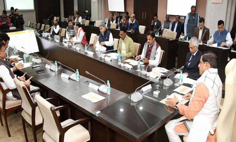 दुग्ध उत्पादकों की आय दोगुनी करने के लिए सहकार्यता अनुबंध पर दी सहमति 1 KSHITITECH bethak1 KSHITITECH