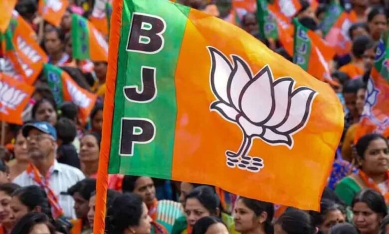 आप पार्टी और बीजेपी के बीच पोस्टर वार जारी, 5 फरवरी को जनता घोटालों का मकड़जाल उखाड़ फेंकेगी: भाजपा 1 KSHITITECH bjp1 4 KSHITITECH