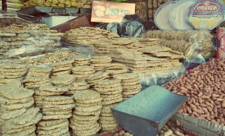 बाजार में विभिन्न प्रकार के गजक की इन दिनों खूब हो रही बिक्री, भाव 300 से 550 रुपए किलो तक 1 KSHITITECH gajak1 KSHITITECH