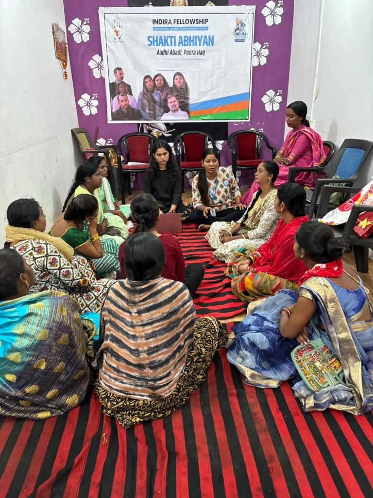 शक्ति अभियान की राष्ट्रीय संयोजिका अवंतिका तिवारी और क्षेत्रीय संयोजिका मनोरमा पाटेकर के नेतृत्व में जांजगीर में पंचायत चुनावों को लेकर एक दिवसीय महिला स्वराज प्रशिक्षण कार्यक्रम का आयोजन किया गया। 9 KSHITITECH img 20250122 wa00334980726650361597716 KSHITITECH