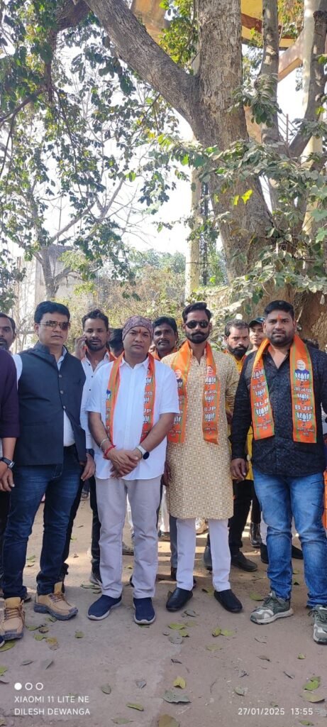 चंद्रपुर भाजपा नगर पंचायत अध्यक्ष प्रत्याशी सहित पार्षदों ने किया नामांकन दाखिल:— सैकड़ों की संख्या में नगर में निकली रैली 5 KSHITITECH img 20250127 wa00485634106224487994488 KSHITITECH