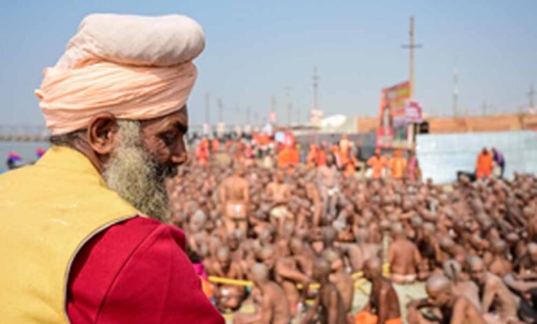 महाकुंभ में संगम स्नान के लिए भारत के हर राज्य से करोड़ों श्रद्धालु पहुंच रहे, बस गया साधु-संतों का अनोखा संसार 1 KSHITITECH mahakumbh 3 KSHITITECH