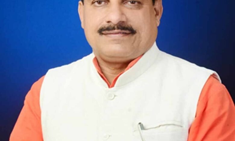 खिलाड़ी और खेल मैदानों में आगे बढ़ते युवा, सरकार युवाओं को खेल खिलाड़ी और मैदान के जरिए भी अग्रसर बनाने का काम कर रही 1 KSHITITECH mo 3 KSHITITECH