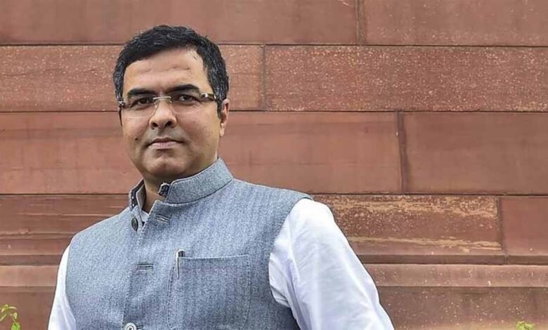 भाजपा प्रत्याशी प्रवेश वर्मा ने कहा- पंजाब की गाड़ी में 'आप' से जुड़ी सामग्री मिलने पर आप नेता अब खुद को बचाने के झूठ बोल रहे 1 KSHITITECH pravesh1 1 KSHITITECH