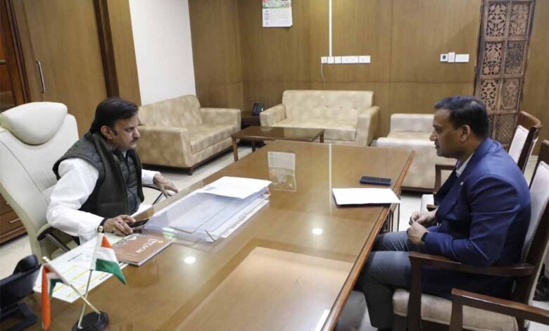 आयुष्मान भारत योजना के हितग्राहियों को सुगम तरीके से हितलाभ करें सुनिश्चित : उप मुख्यमंत्री शुक्ल 1 KSHITITECH shuk KSHITITECH