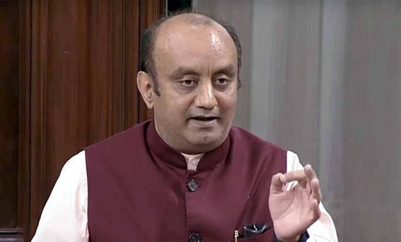 सुधांशु त्रिवेदी ने प्रेस कॉन्फ्रेंस को संबोधित करते हुए आप पार्टी पर दिल्ली को बर्बाद करने का आरोप लगाया 1 KSHITITECH sudhanshu2 KSHITITECH