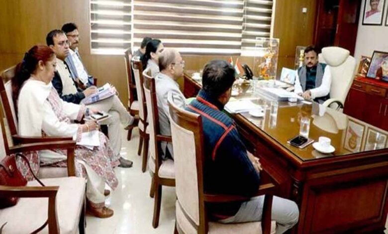 प्रशासनिक निर्णयों में न हो देरी, सभी औपचारिकताएं समय से करें पूर्ण: उप मुख्यमंत्री शुक्ल 1 KSHITITECH sukl 2 KSHITITECH