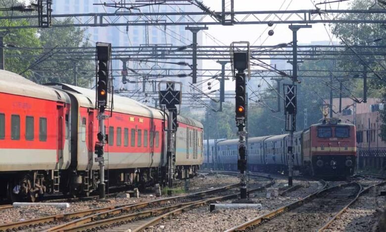 दिल्ली से श्रीनगर या जम्मू तक यात्रा करने का सपना देख रहे थे, कटरा रेलवे स्टेशन पर रुकना पड़ेगा, बदलना पड़ेगा ट्रेन 1 KSHITITECH tren1 4 KSHITITECH
