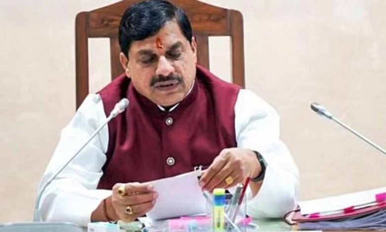 मुख्यमंत्री डॉ. यादव ने सीधी के शहीद जवान श्री रामसिया मिश्रा के वारिसों को स्वीकृत की 10 लाख रूपए की सहायता राशि 1 KSHITITECH ya KSHITITECH