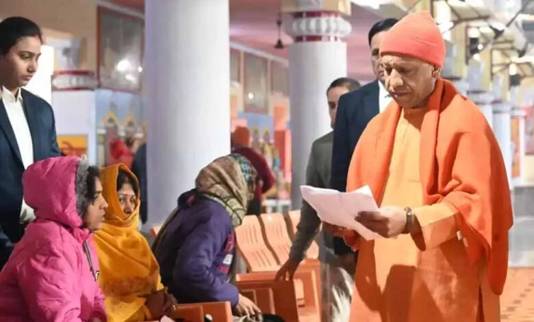 सीएम योगी ने कड़ाके की ठंड में भी आयोजित किया 'जनता दर्शन', लोगो की सुनी समस्याएं, तत्काल एक्शन लें अधिकारी 1 Console Corptech Pradakshina Consulting Pvt Ltd yogi2 14 Console Corptech Pradakshina Consulting Pvt Ltd