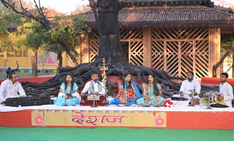 देशज' समारोह में बघेलखंड और बुंदेलखंड के लोकगीतों की अद्वितीय प्रस्तुति 1 KSHITITECH 1 403 KSHITITECH