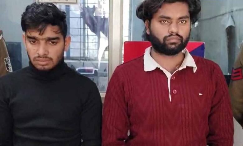 दो अंतर्राज्यीय गांजा तस्करों को पुलिस ने किया गिरफ्तार, लाखों का गांजा किया जब्त 1 KSHITITECH 1 447 KSHITITECH