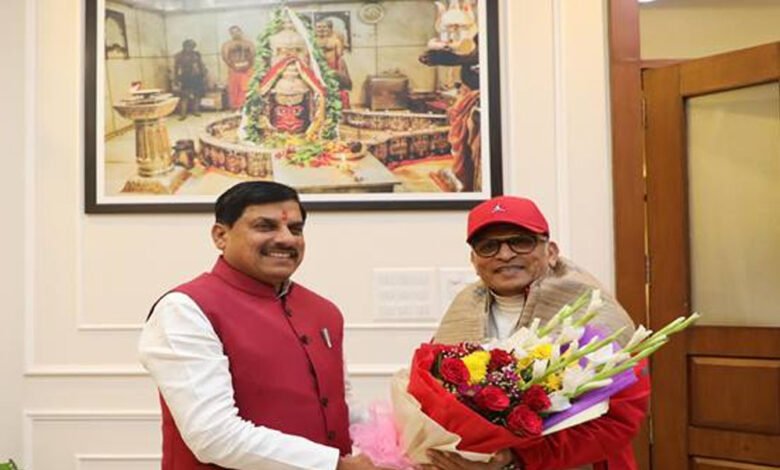 मुख्यमंत्री डॉ. मोहन यादव से समत्व भवन मुख्यमंत्री निवास में अभिनेता अन्नू कपूर ने सौजन्य भेंट की 1 Console Corptech Pradakshina Consulting Pvt Ltd 12A 5 1 Console Corptech Pradakshina Consulting Pvt Ltd