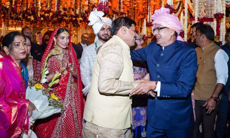 विवाह बंधन में बंधे शिवराज सिंह चौहान के छोटे बेटे कुणाल, सामने आईं पहली तस्वीर 1 KSHITITECH 15A 72 KSHITITECH