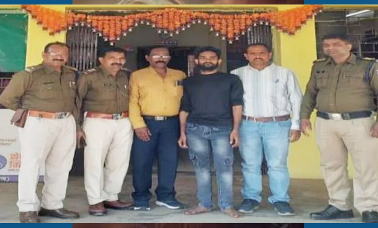 पुलिस ने लड़की को आत्महत्या के लिए उकसाने के आरोपी को फ़िल्मी अंदाज़ में प्रयागराज कुंभ से गिरफ्तार किया गया 1 KSHITITECH 16A 109 KSHITITECH