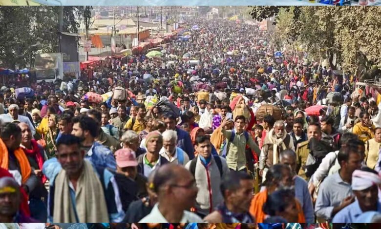 भारी भीड़ को देखते हुए प्रयागराज संगम रेलवे स्टेशन को बंद कर दिया गया, डीएम ने मंडल रेल प्रबंधक को एक पत्र लिखा 1 KSHITITECH 17A 18 KSHITITECH