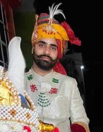 श्योपुर में एक दूल्हे को घोड़ी पर बैठे-बैठे हार्ट अटैक, दुल्हन स्टेज पर करती रह गई इंतजार 1 KSHITITECH 2 209 KSHITITECH