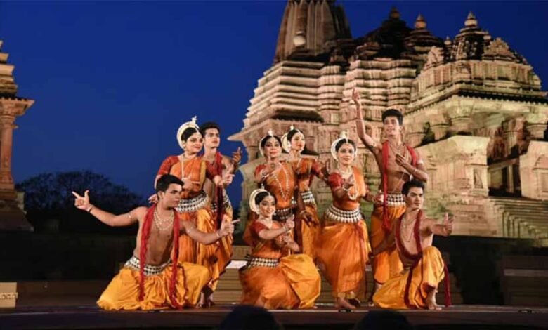 51वां खजुराहो नृत्य समारोह: 25 घंटे तक नाचते रहेंगे नर्तक, बनेगा वर्ल्ड रिकार्ड 1 KSHITITECH 2 310 KSHITITECH