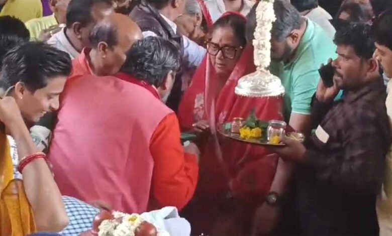 वसुंधरा राजे ने महाशिवरात्रि पर मां बगलामुखी के किए दर्शन, वनखंडेश्वर महादेव का किया अभिषेक 1 Console Corptech Pradakshina Consulting Pvt Ltd 2 495 Console Corptech Pradakshina Consulting Pvt Ltd