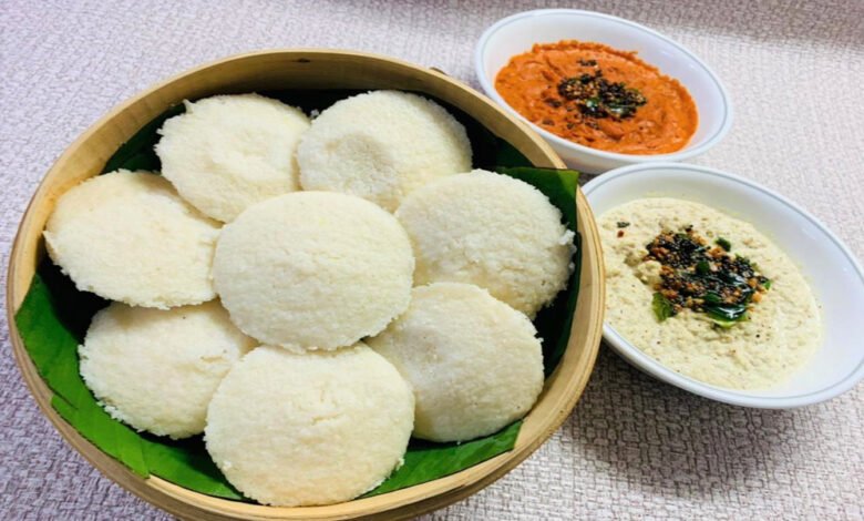 इडली को हेल्दी समझकर खाते हैं आप ? बनाने में प्लास्टिक शीट का इस्तेमाल, जहरीले रसायनों से स्वास्थ्य... 1 KSHITITECH 27A 148 KSHITITECH