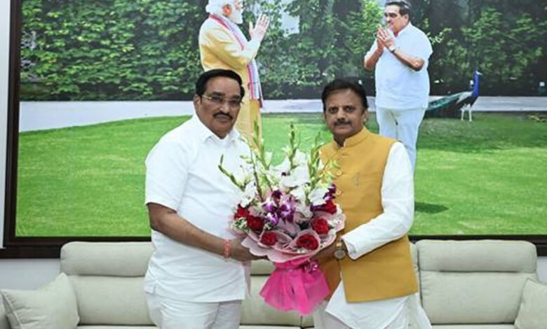 उपमुख्यमंत्री शुक्ल ने बहुती नहर के उन्नयन के लिए 1700 करोड़ रुपये की स्वीकृति का किया अनुरोध 1 KSHITITECH 4A 6 1 KSHITITECH