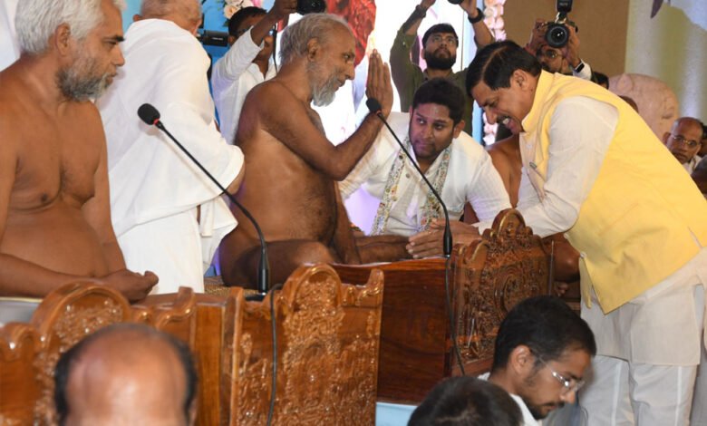 विधानसभा परिसर में पहली बार किसी जैन संत का स्मृति दिवस मनाया, सीएम ने महाराज के जीवन पर आधारित 25 किताबों का विमोचन किया 1 KSHITITECH 6A 30 KSHITITECH